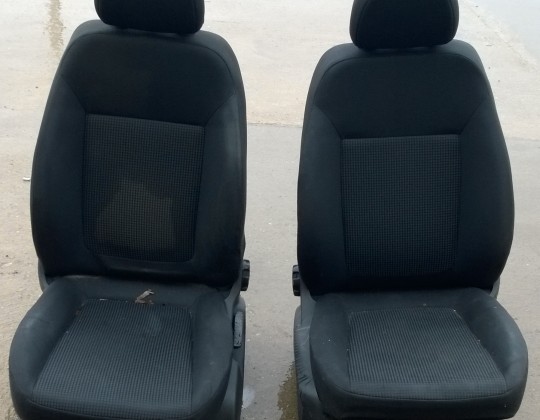 Opel Corsa D 5ajtóshoz első ülés