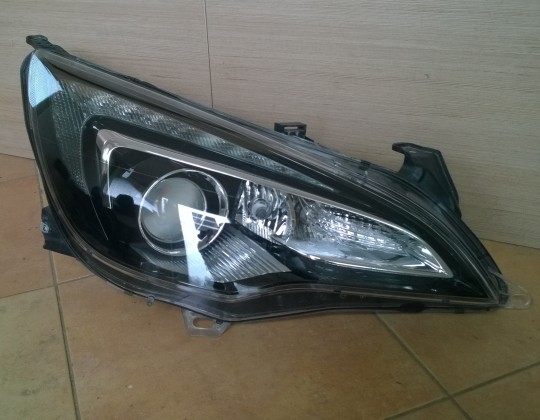 Opel Opel Astra  J GTC jobb Xenon fényszóró