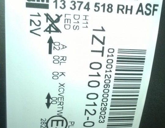 Opel Opel Astra  J  jobb Xenon fényszóró
