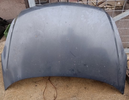 Opel Corsa D gépterő (elöl a pereme rozsdás)